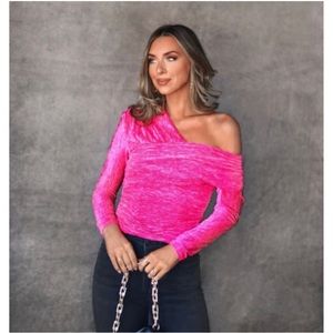 Vici pink top NWOT size medium